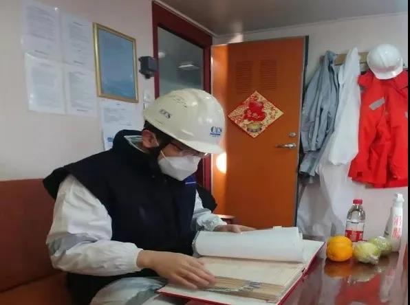 船級(jí)社的驗(yàn)證32.5萬噸礦砂船“ORE ZHOUSHAN”輪交付命名儀式